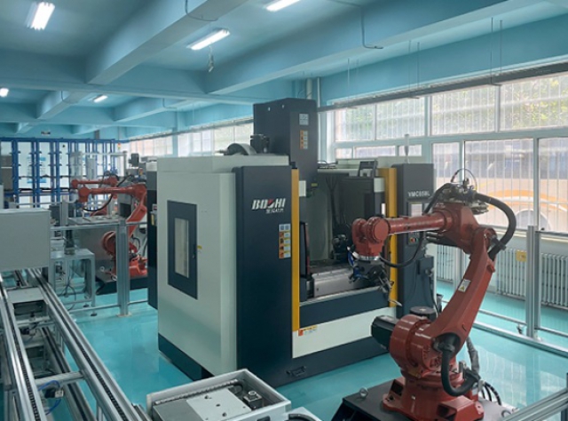 Robot automatic feeding production line